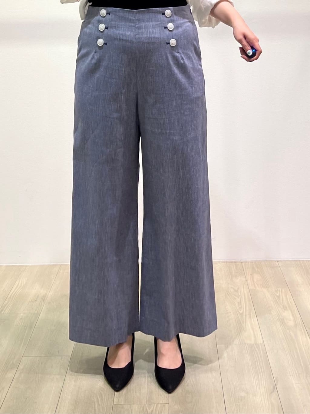 TOMOMIさんの「INDIVI｜【バックシャン】デザインTブラウス」を使ったコーディネート