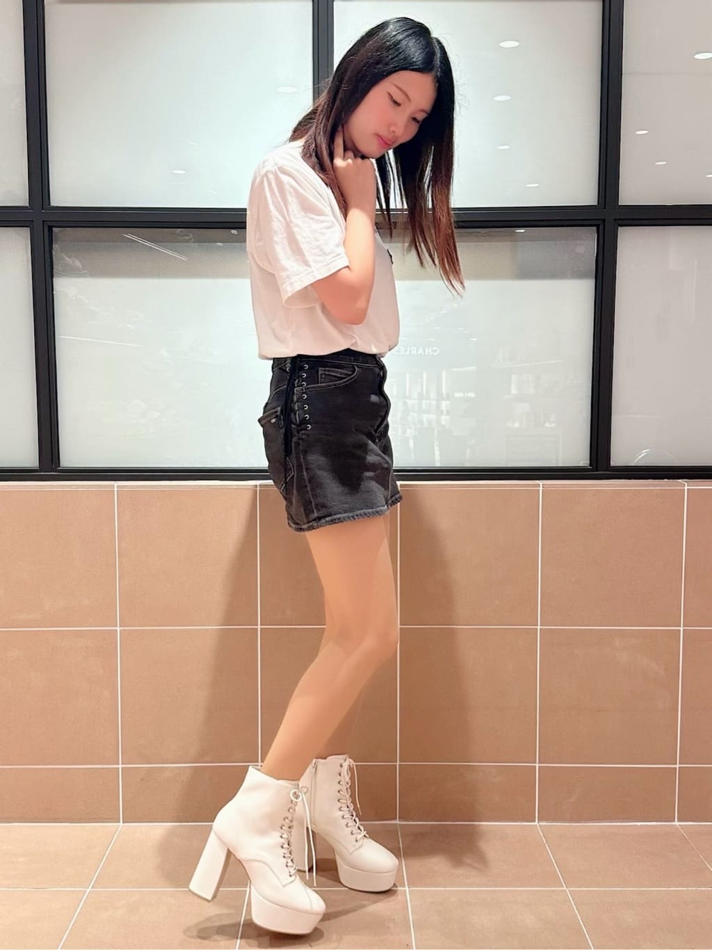 そるちゃさんの「ESPERANZA｜【ラク盛り／ショートブーツ】リピーター続出／脚長美脚　厚底レースアップブーツ」を使ったコーディネート