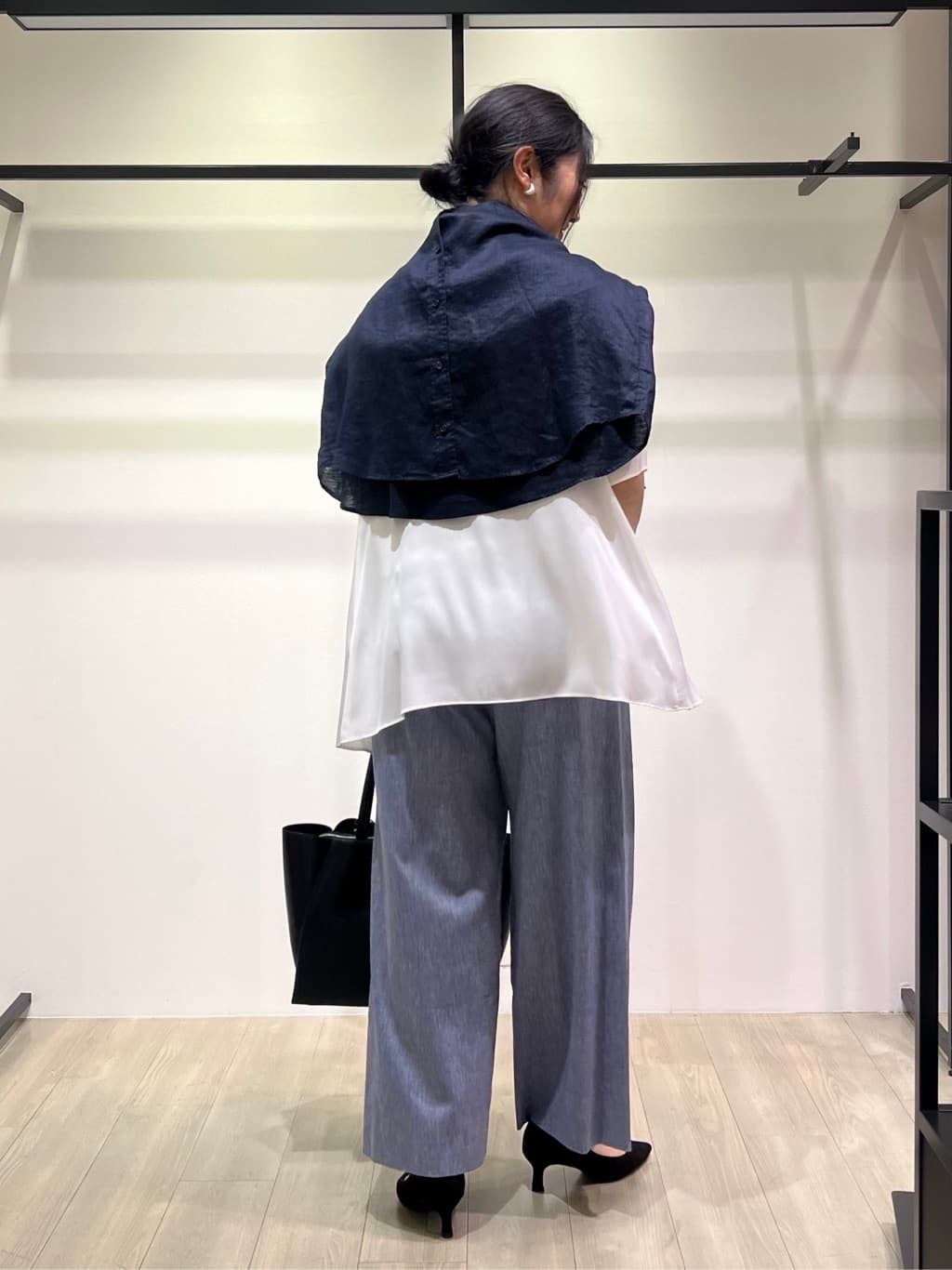 TOMOMIさんの「INDIVI｜【バックシャン】デザインTブラウス」を使ったコーディネート