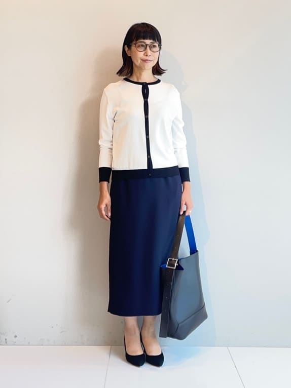 murayamaさんの「INDIVI｜【通年活躍！／アンサンブル可能】クルーネックカーディガン」を使ったコーディネート