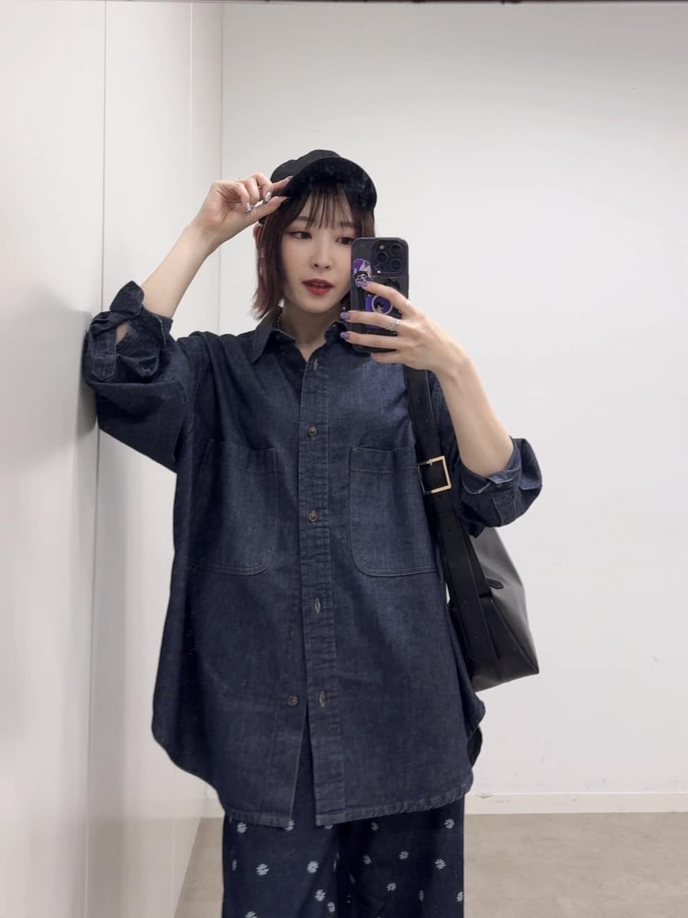 𝐜𝐡𝐢𝐤𝐚さんの「SHOO･LA･RUE｜【S-LL】周りと差がつく デイジー柄デニムワイドパンツ」を使ったコーディネート