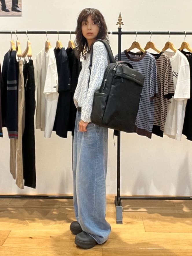 misaさんの「DRESSTERIOR｜ヴィンテージ加工ワイドデニムパンツ」を使ったコーディネート