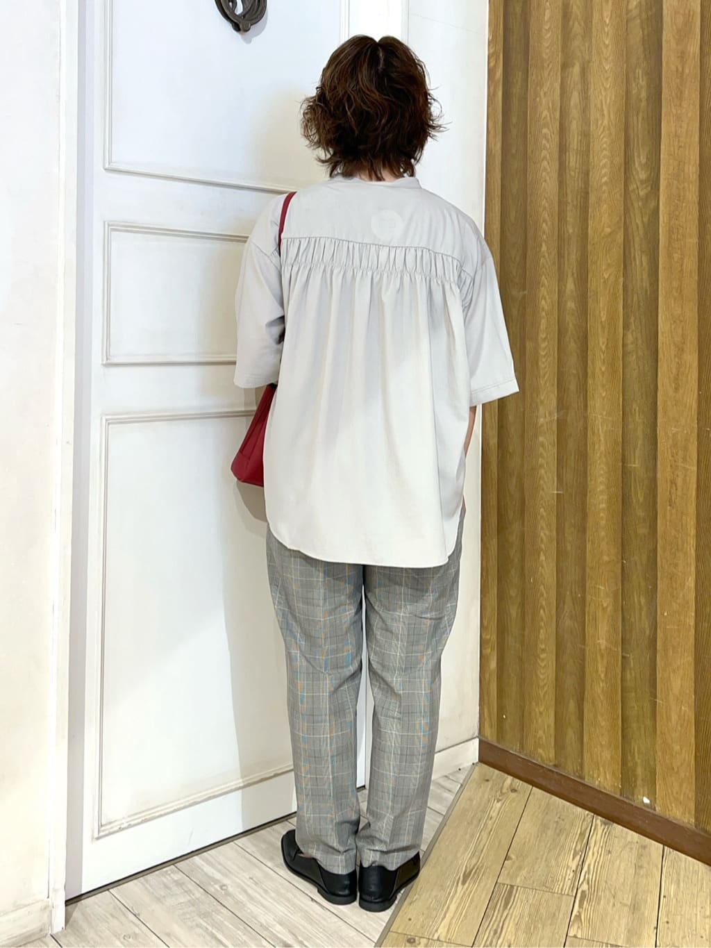 yuriyuriさんの「SHOO･LA･RUE｜【S-LL/洗濯後しわになりにくい】バックギャザーがアクセント スッキパーブラウス」を使ったコーディネート