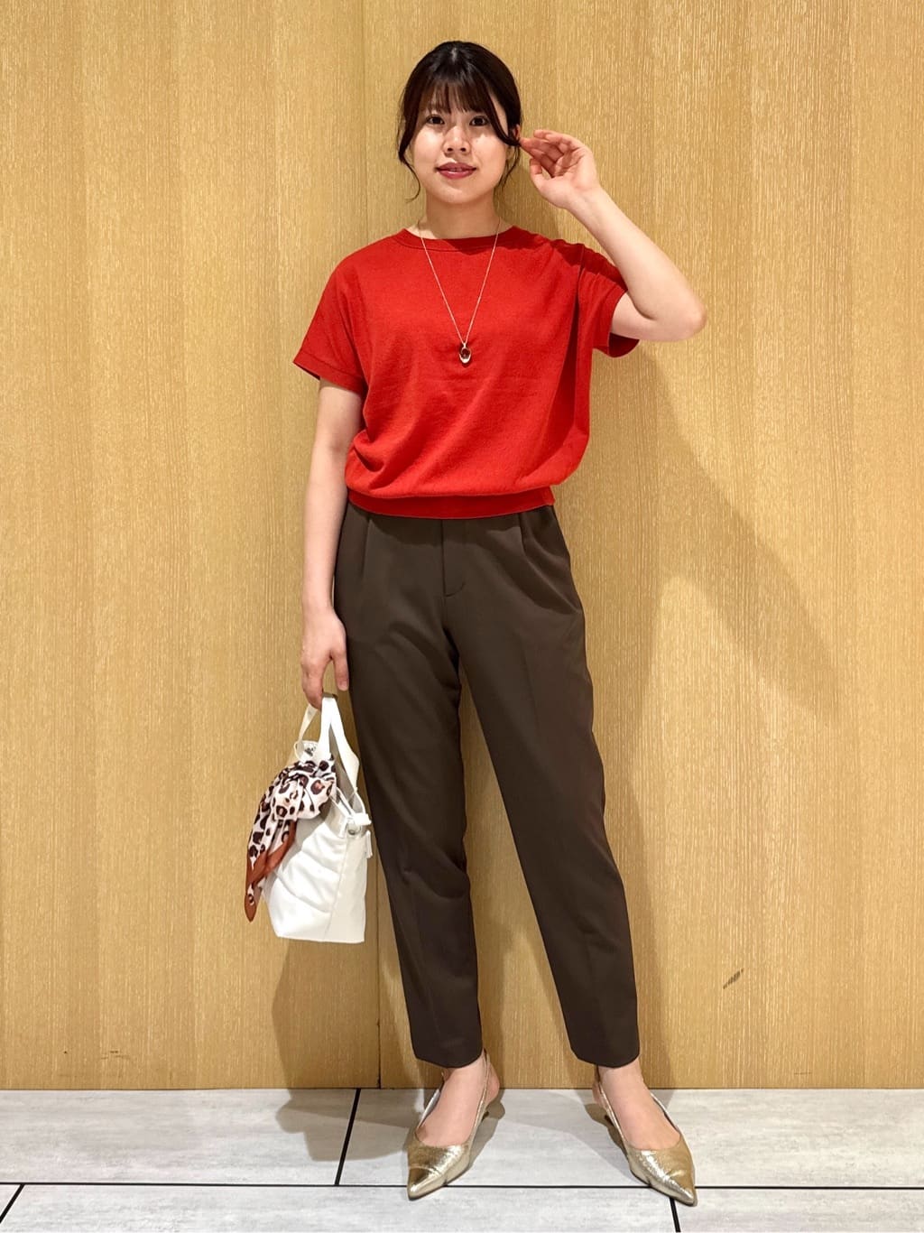 nanaさんの「UNTITLED｜【はっ水/後ろウエストゴム/洗える】ストレッチテーパードパンツ」を使ったコーディネート