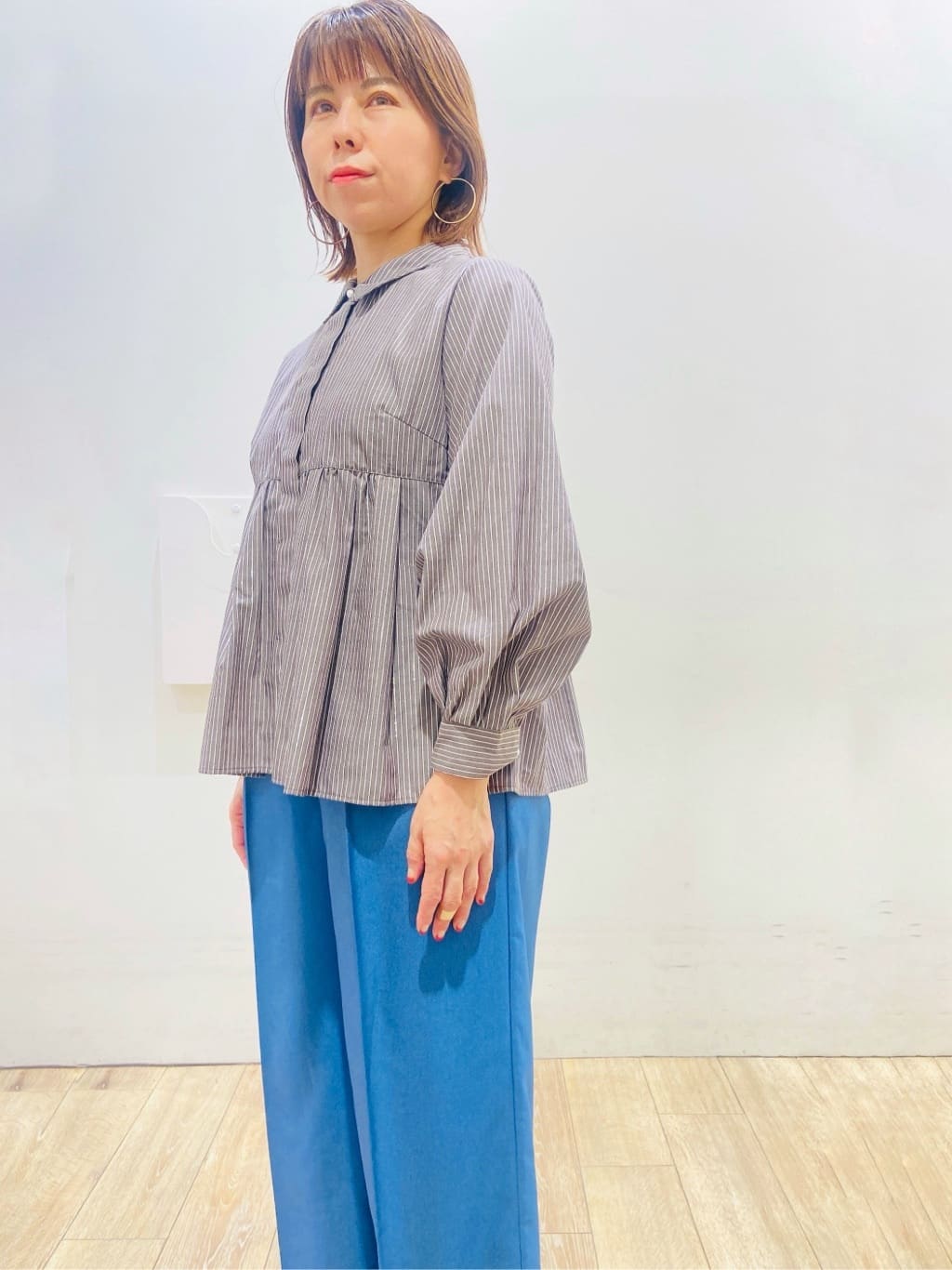 YUKOさんの「index｜ベルト付きストレッチワイドパンツ【洗濯機洗い可】」を使ったコーディネート