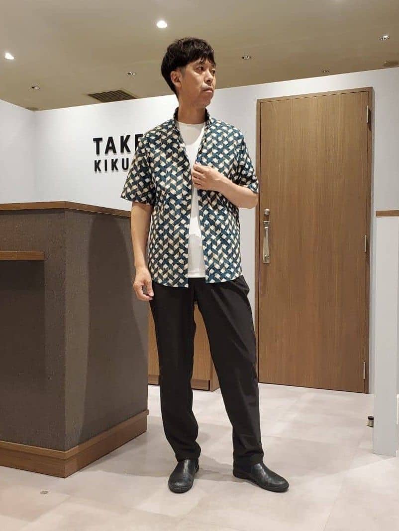 ishidaさんの「TAKEO KIKUCHI｜【COOL CITY WEAR】籠目アート柄 サッカーシャツ /通気性」を使ったコーディネート