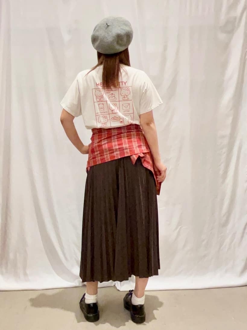 ゆっきーさんの「SHOO･LA･RUE｜【HELLO KITTYコラボ】【SHOO ICE／汗染み軽減／UVカット】コンパクトTシャツ」を使ったコーディネート