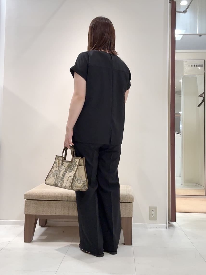 YUIさんの「UNTITLED｜【セットアップ可/はっ水/通勤】リラククール 半袖ブラウス」を使ったコーディネート