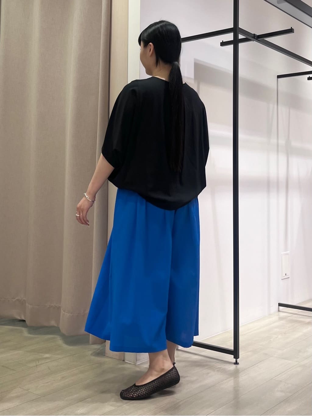 hasuさんの「INDIVI｜【体型カバー/SETUP可能】ジョーゼット　ドルマンブラウス」を使ったコーディネート