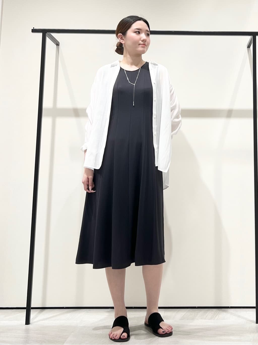 T.Kさんの「INDIVI｜【美シルエット】ノースリーブワンピース」を使ったコーディネート