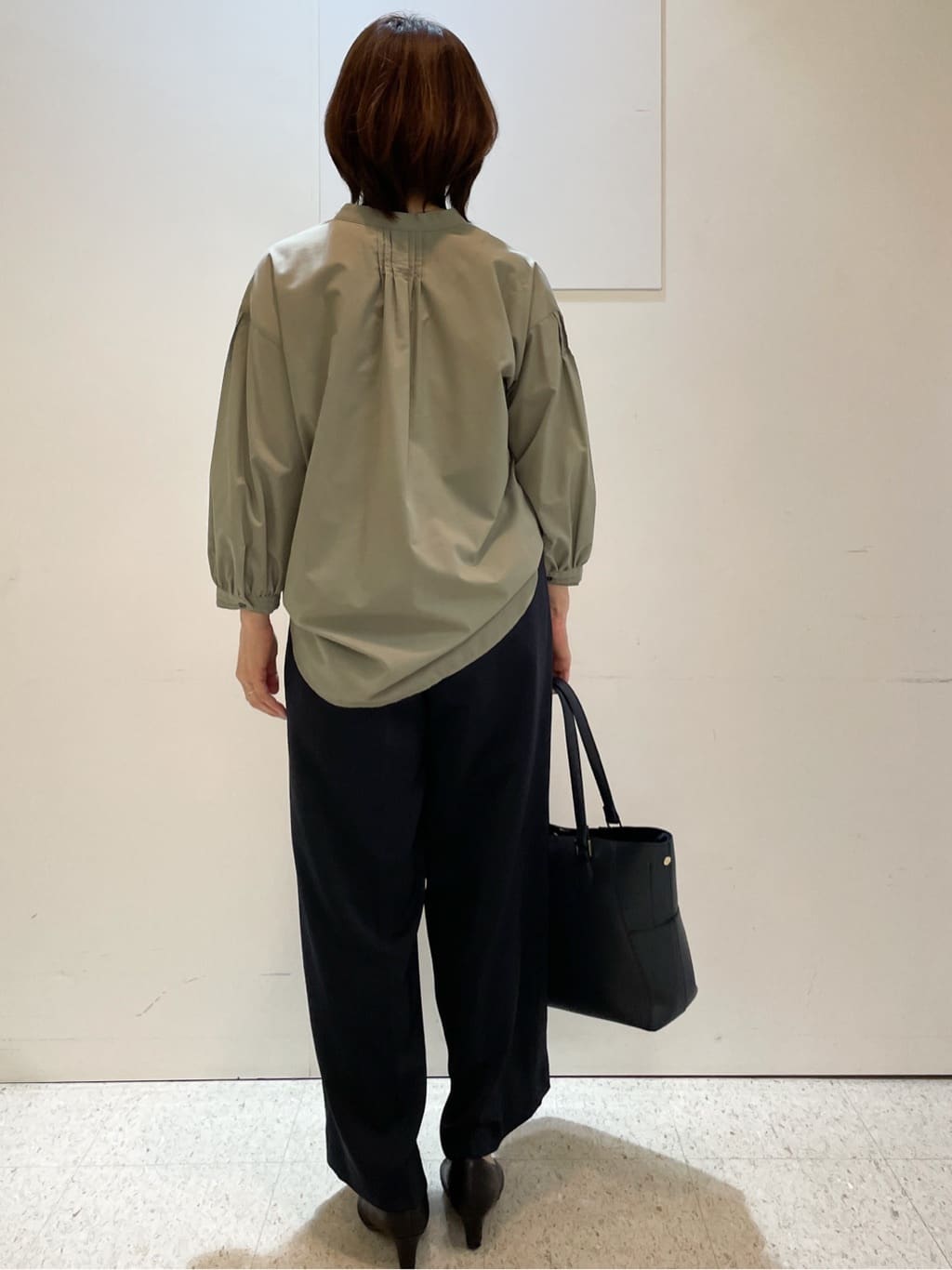 めいさんの「Reflect｜【程よいゆとり感／体型カバー】ピンタックデザインシャンブレーブラウス」を使ったコーディネート