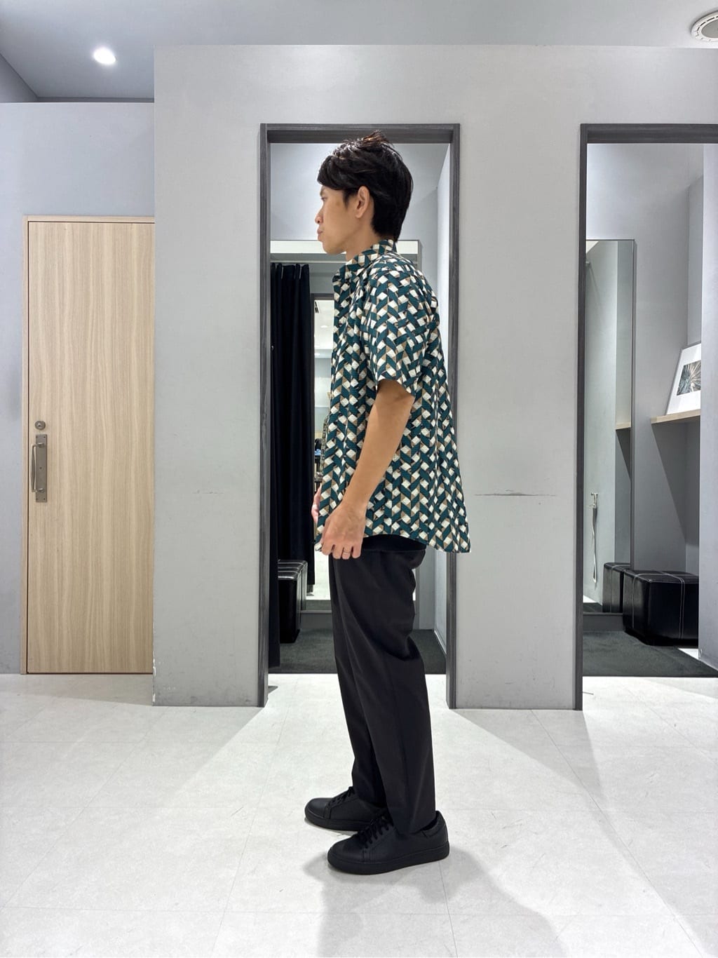 わいずみさんの「TAKEO KIKUCHI｜【COOL CITY WEAR】籠目アート柄 サッカーシャツ /通気性」を使ったコーディネート