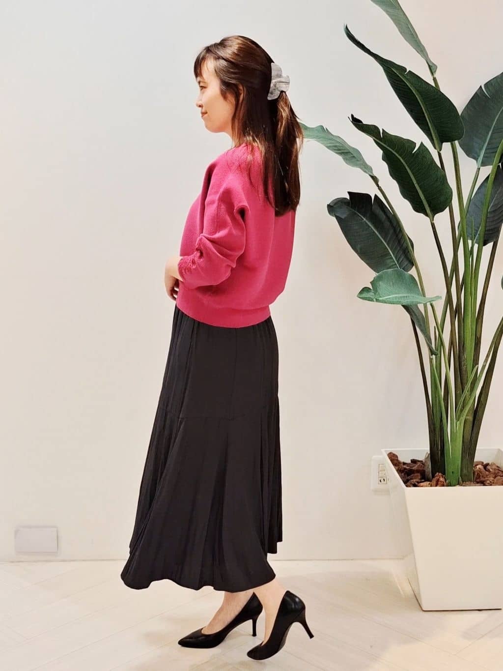 YuKaRiさんの「UNTITLED｜【手洗い可】オーガンジー刺しゅうニットトップス」を使ったコーディネート