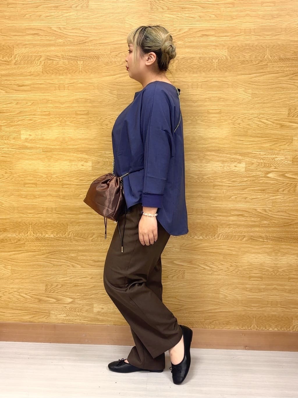 ぁむさんの「SHOO･LA･RUE｜【高レビュー/洗濯後しわになりにくい】1枚でサマ見え 8分袖ドルマンブラウス」を使ったコーディネート