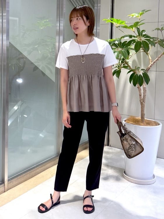 yukaさんの「UNTITLED｜【コットン100/洗える/Tシャツ】シャーリングドッキングペプラム」を使ったコーディネート