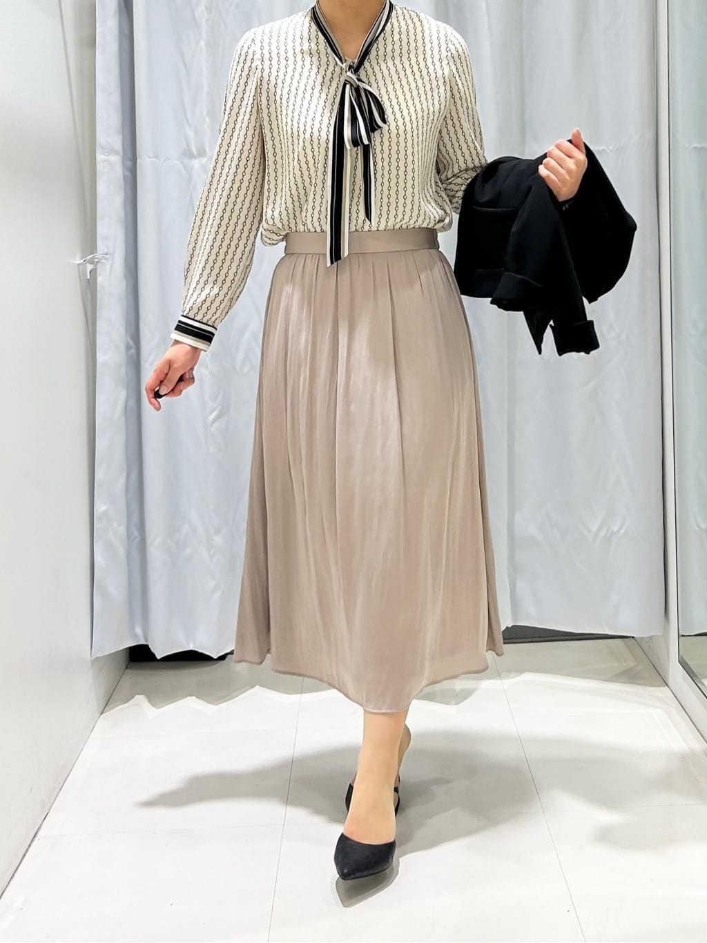 ももさんの「COUP DE CHANCE｜【手洗い可／日本製】チェーン柄ブラウス」を使ったコーディネート