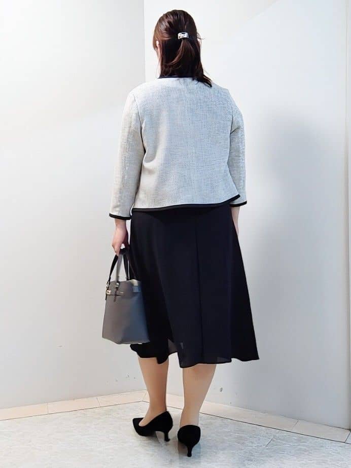 エリさんの「Reflect｜【吸水速乾／防しわ】シルキープリーツワンピース」を使ったコーディネート