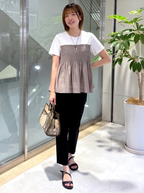 yukaさんの「UNTITLED｜【コットン100/洗える/Tシャツ】シャーリングドッキングペプラム」を使ったコーディネート