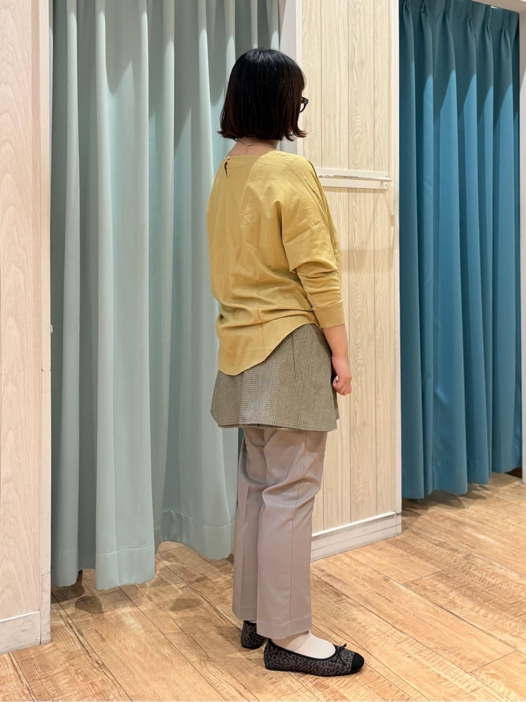 砂糖さんの「SHOO･LA･RUE｜【高レビュー/洗濯後しわになりにくい】1枚でサマ見え 8分袖ドルマンブラウス」を使ったコーディネート