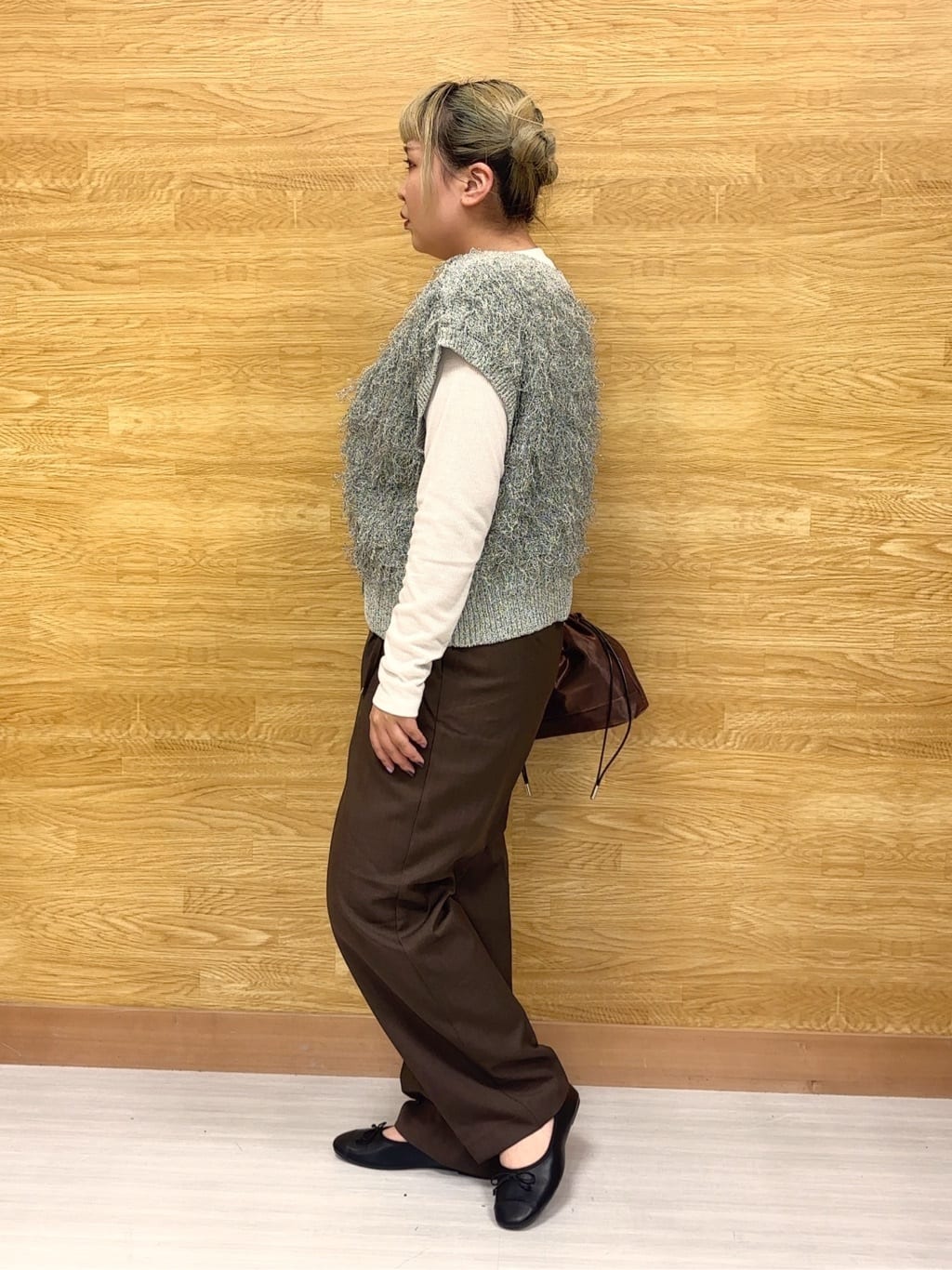 ぁむさんの「SHOO･LA･RUE｜【前後2WAY】着るだけで着映える ループヤーンベスト」を使ったコーディネート