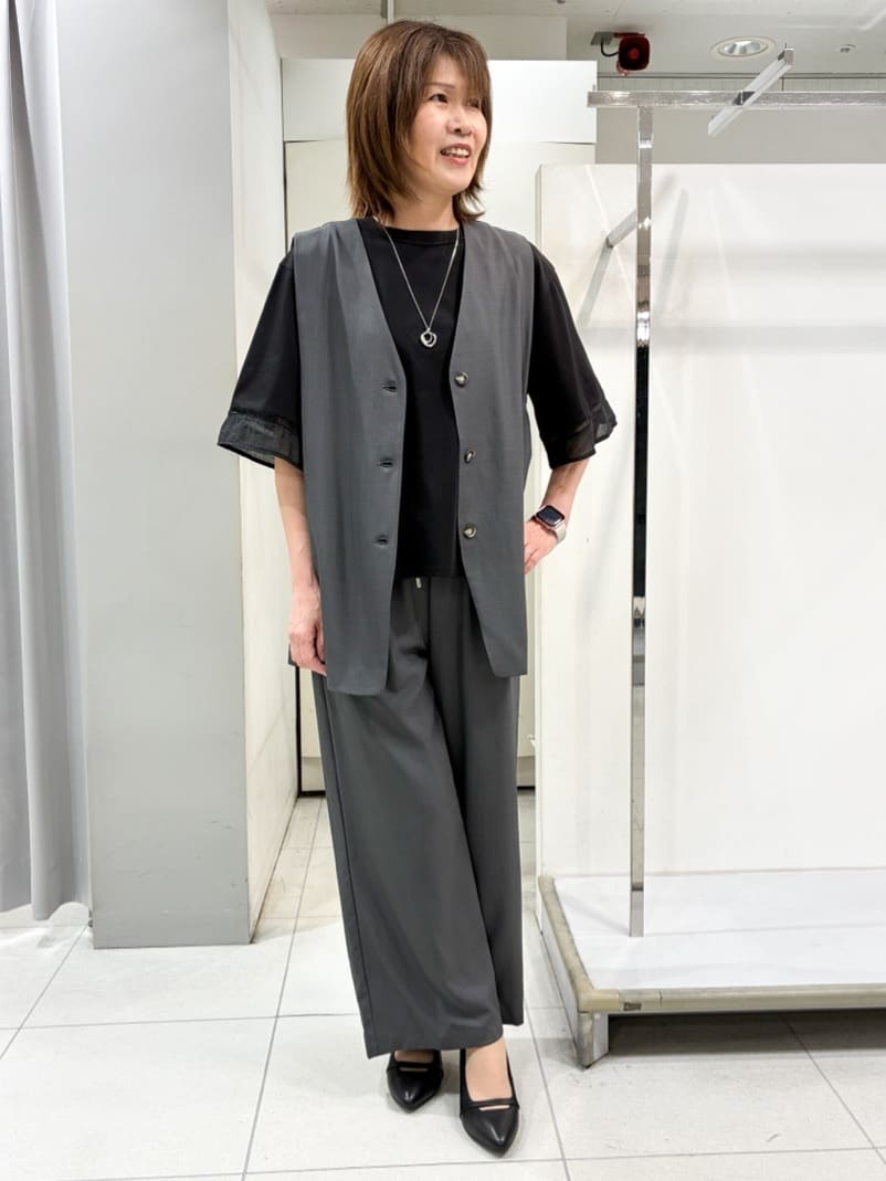 たみちゃんさんの「Reflect｜【ウエスト総ゴム／セットアップ／単品使いOK◎】ベスト＋ストレートパンツセット」を使ったコーディネート