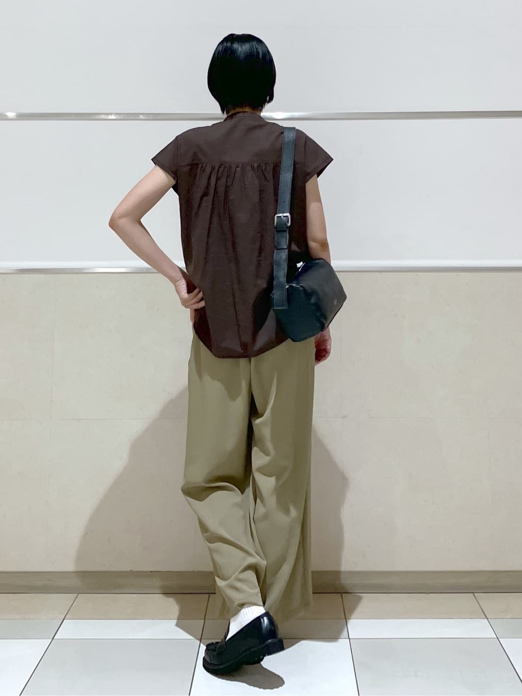 eriko さんの「Dessin｜【洗える】スタンドカラーフリルブラウス」を使ったコーディネート