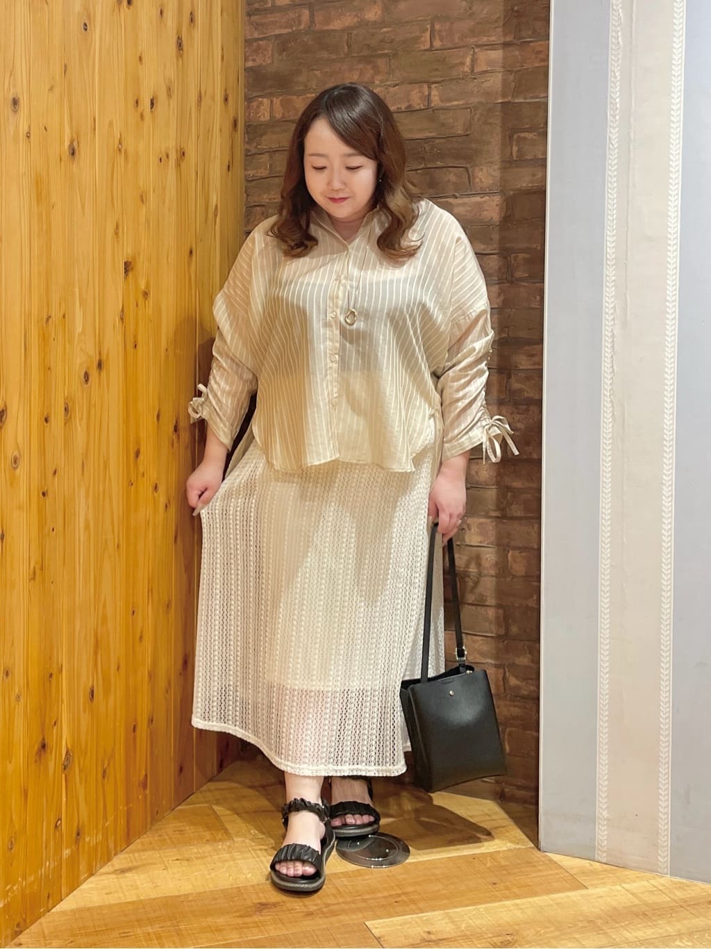 Risaさんの「SHOO･LA･RUE｜【2WAY】裏地を外してレイヤードにも! レース調スカート」を使ったコーディネート