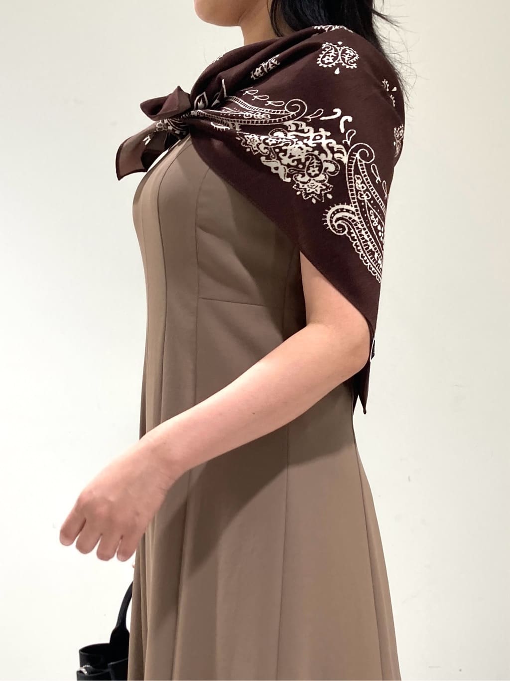 momokoさんの「INDIVI｜【美シルエット】ノースリーブワンピース」を使ったコーディネート