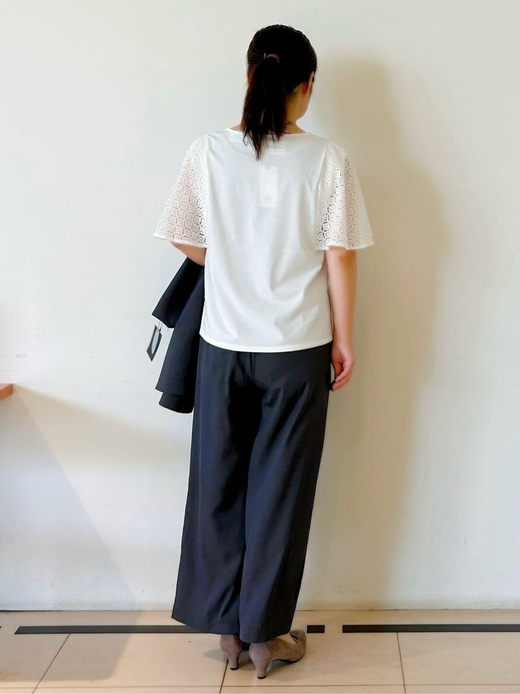 ひーさんの「Reflect｜【ウエスト総ゴム／セットアップ／単品使いOK◎】ベスト＋ストレートパンツセット」を使ったコーディネート