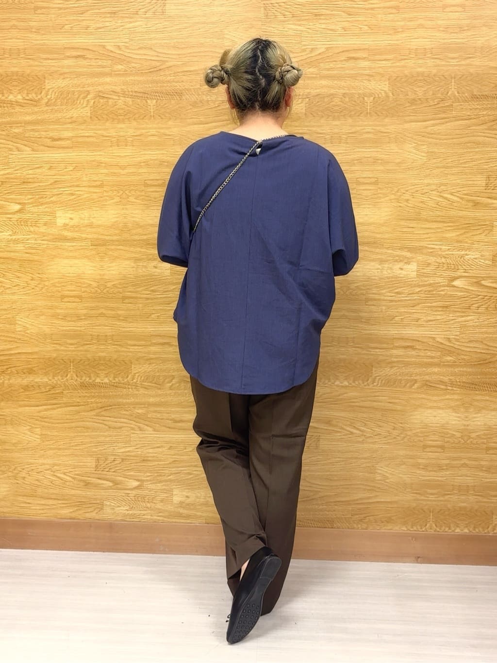 ぁむさんの「SHOO･LA･RUE｜【高レビュー/洗濯後しわになりにくい】1枚でサマ見え 8分袖ドルマンブラウス」を使ったコーディネート