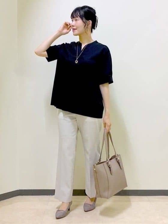  beni_gingerさんの「Reflect｜【すっきり見え！長め丈／マシンウォッシュ可】スキッパーネックジャージトップス」を使ったコーディネート