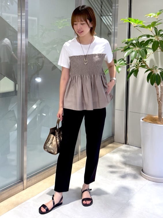 yukaさんの「UNTITLED｜【コットン100/洗える/Tシャツ】シャーリングドッキングペプラム」を使ったコーディネート