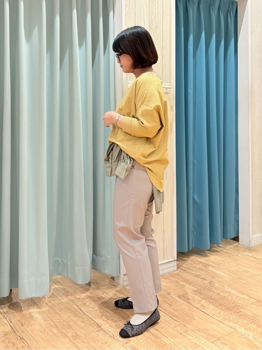 砂糖さんの「SHOO･LA･RUE｜【高レビュー/洗濯後しわになりにくい】1枚でサマ見え 8分袖ドルマンブラウス」を使ったコーディネート