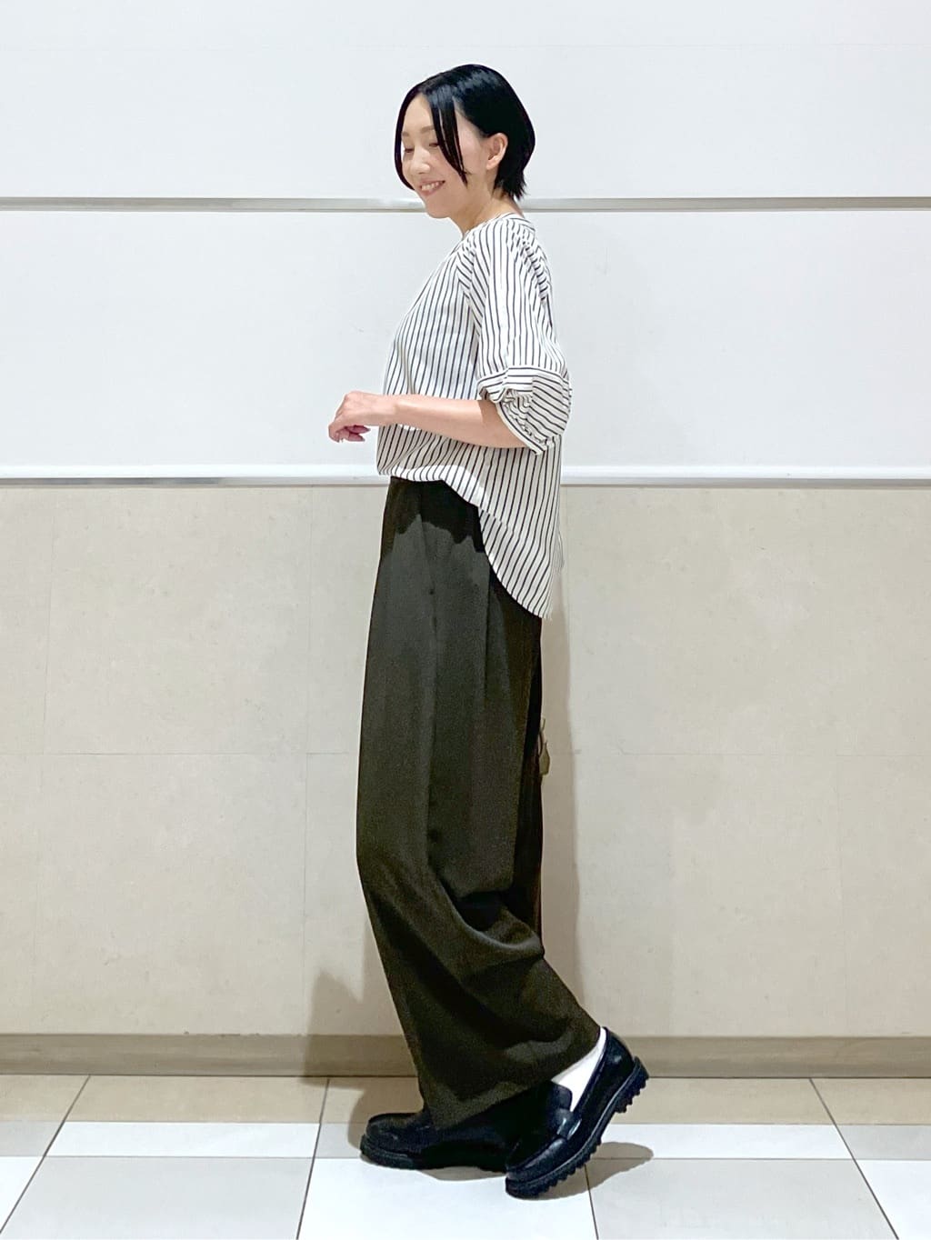 eriko さんの「Dessin｜【セットアップ可・洗える】ダブルタックワイドパンツ」を使ったコーディネート