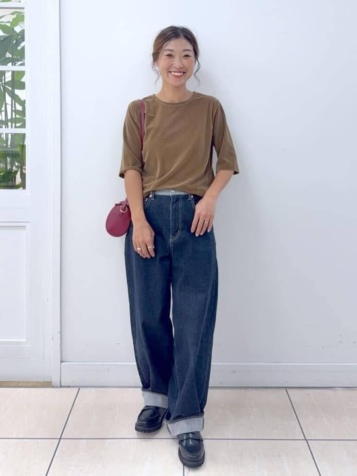 Osawaさんの「Dessin｜Dessinロゴスカーフ」を使ったコーディネート