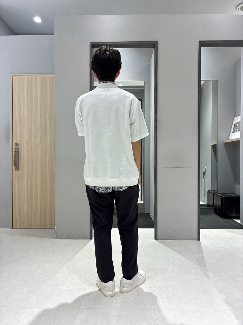 わいずみさんの「TAKEO KIKUCHI｜【3Dナイロンストレッチ】スリムイージーパンツ」を使ったコーディネート