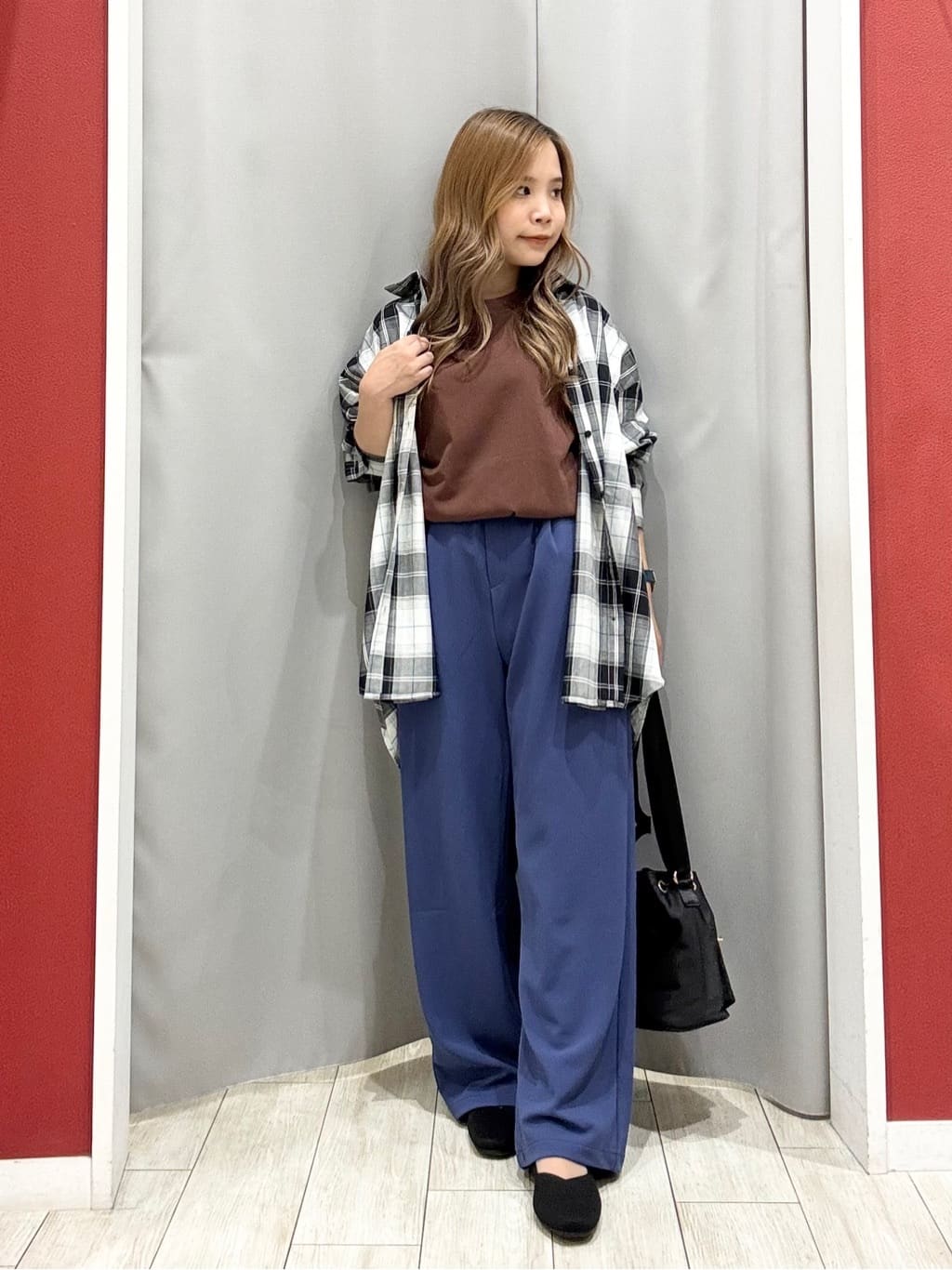 shioさんの「SHOO･LA･RUE｜【S-LL/汗ジミ軽減/ひんやり/UV】インせず着られる フレンチスリーブTシャツ」を使ったコーディネート
