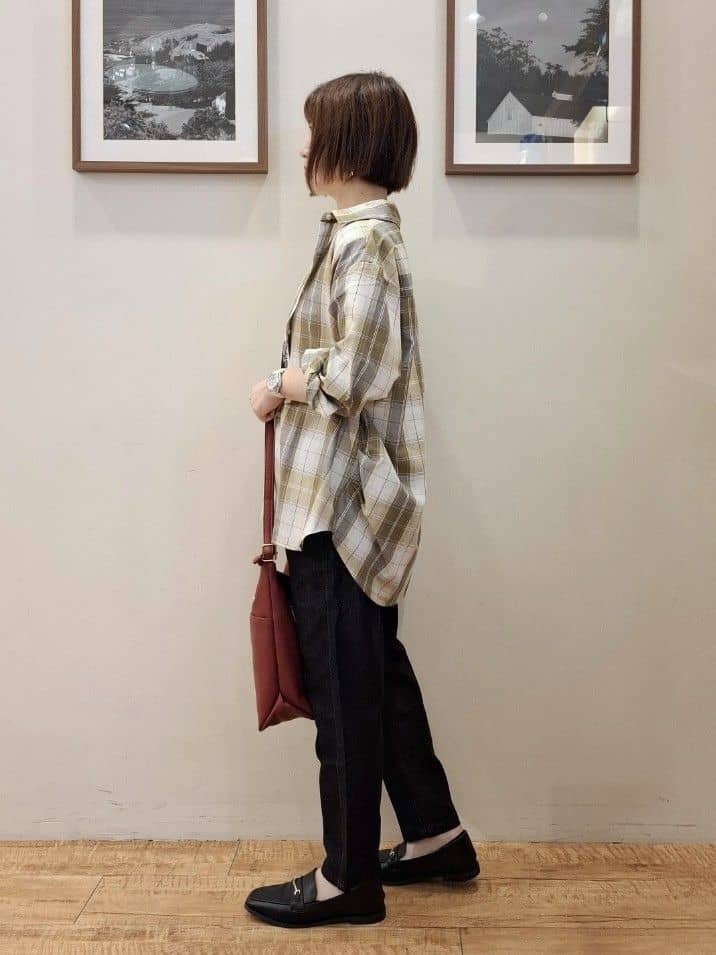 まあるさんの「SHOO･LA･RUE｜【洗濯機可/S-LL】程よい抜け感 大人のチェックシャツ」を使ったコーディネート