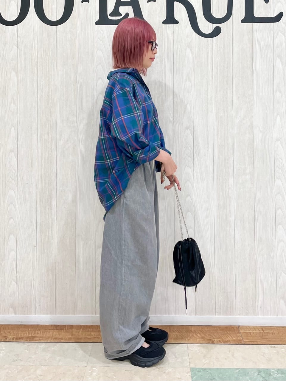 うずまきさんの「SHOO･LA･RUE｜【洗濯機可/S-LL】程よい抜け感 大人のチェックシャツ」を使ったコーディネート