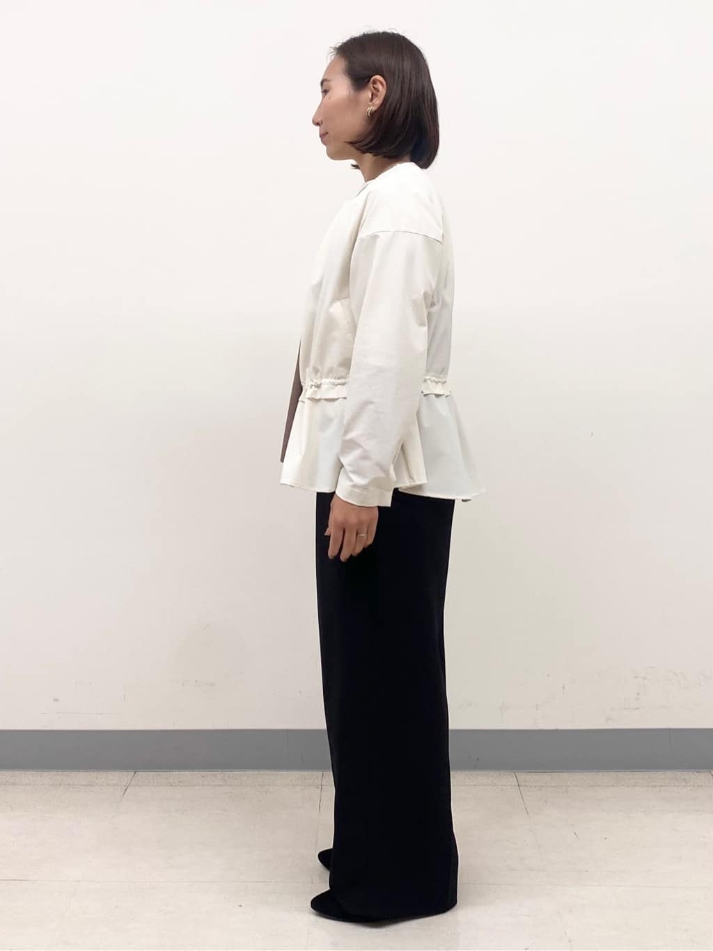 YUKARIさんの「INDIVI｜【セットアップ可能】ビスチェレイヤード風トップス」を使ったコーディネート