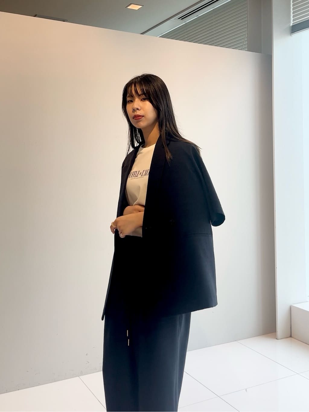 cotaniさんの「grove｜軽やかに羽織れて、きちんと見え ハーフスリーブテーラードジャケット」を使ったコーディネート