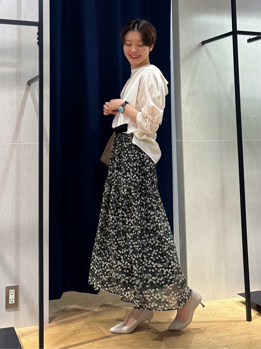 kanaeさんの「INDIVI｜【通年活躍！／アンサンブル可能】クルーネックカーディガン」を使ったコーディネート