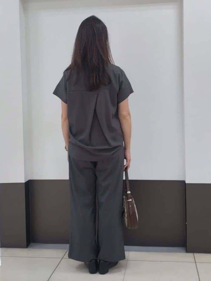 tagさんの「Reflect｜【E‐QUALITY／ウエスト総ゴム／セットアップ／単品使いOK◎】ブラウス＋ストレートパンツセット」を使ったコーディネート