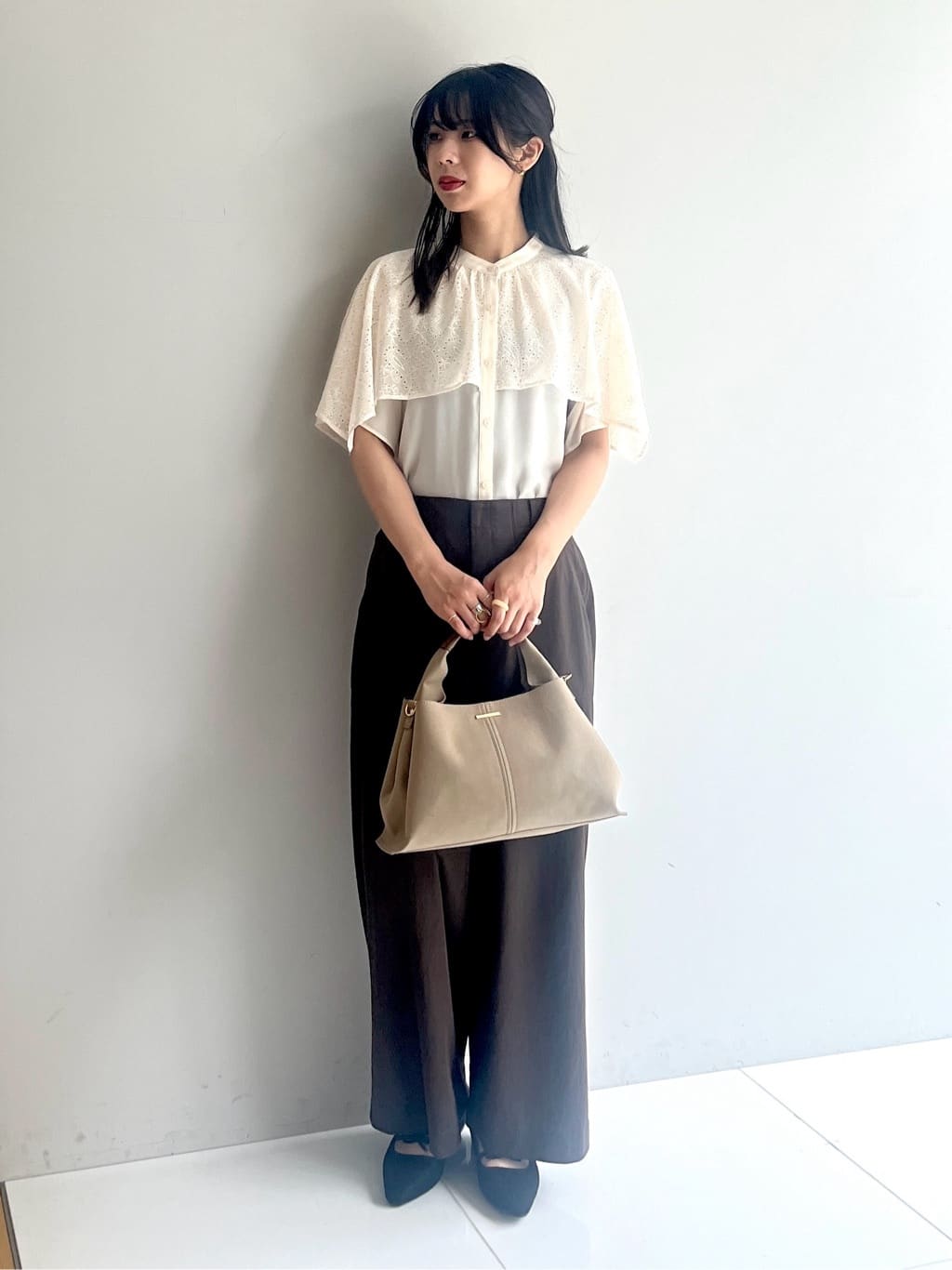 cotaniさんの「grove｜【接触冷感】見た目はきちんと、着心地はらくちん クロップドベイカーパンツ」を使ったコーディネート
