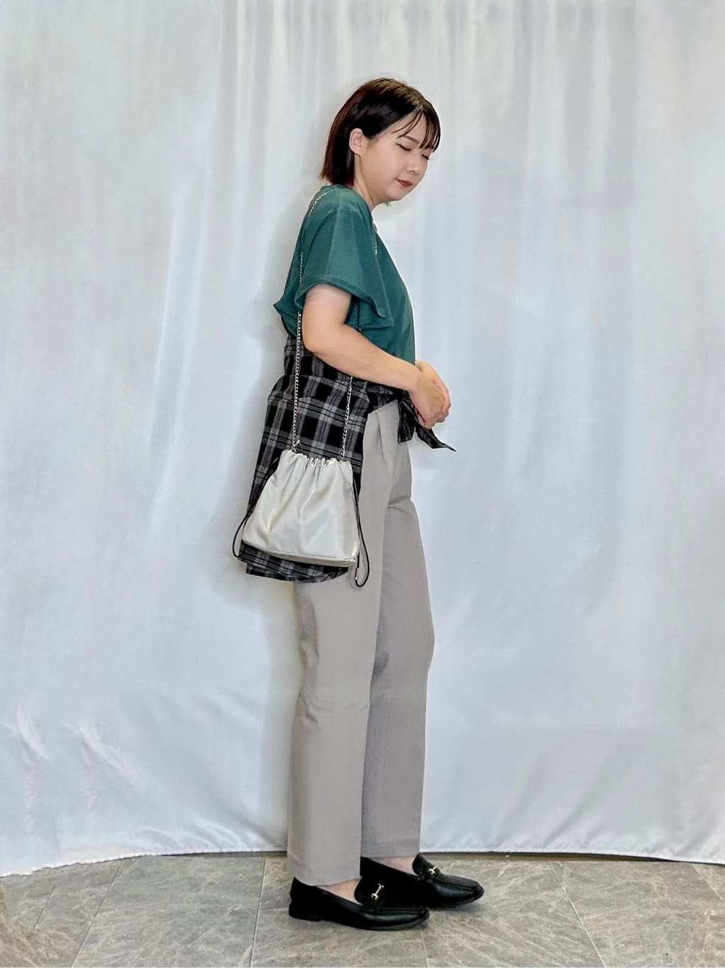ネリさんの「SHOO･LA･RUE｜【高レビュー/SS-LL/美脚シルエット】すっきりきれい見え テーパードパンツ」を使ったコーディネート