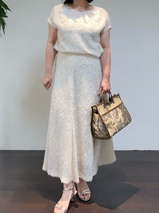 Asamiさんの「UNTITLED｜【セットアップ可/洗える】フェザーフレンチスリーブブラウス」を使ったコーディネート