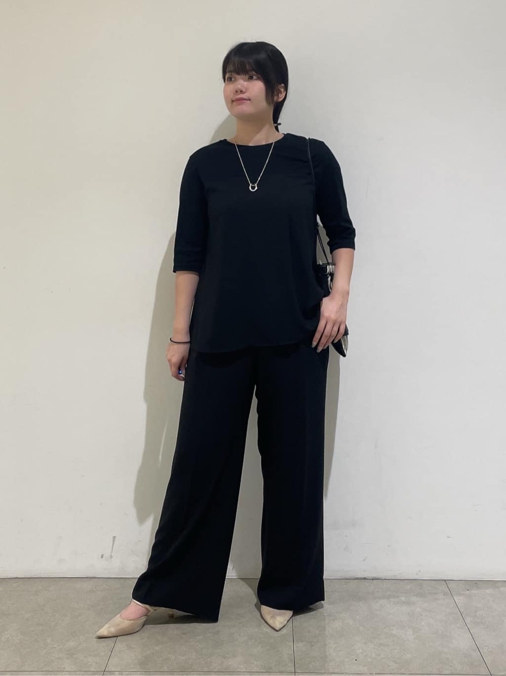 emikaさんの「INDIVI｜【セットアップ可能】ビスチェレイヤード風トップス」を使ったコーディネート