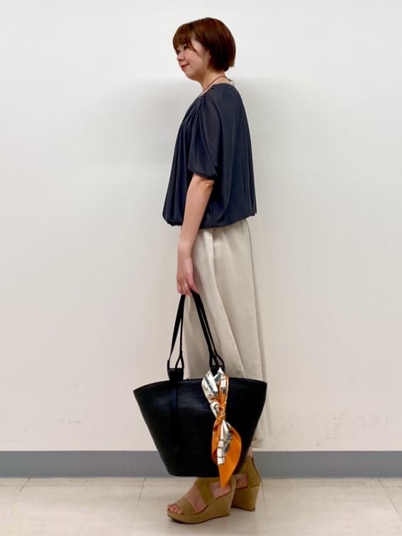 まいこさんの「INDIVI｜【洗える／体型カバー】シャーリングシアートップス」を使ったコーディネート