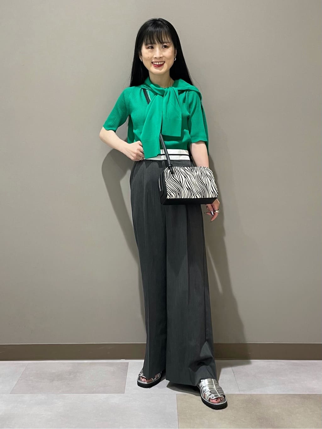 KEIKOさんの「INDIVI｜【インナーで活躍／アンサンブル】クルーネック半袖ニット」を使ったコーディネート