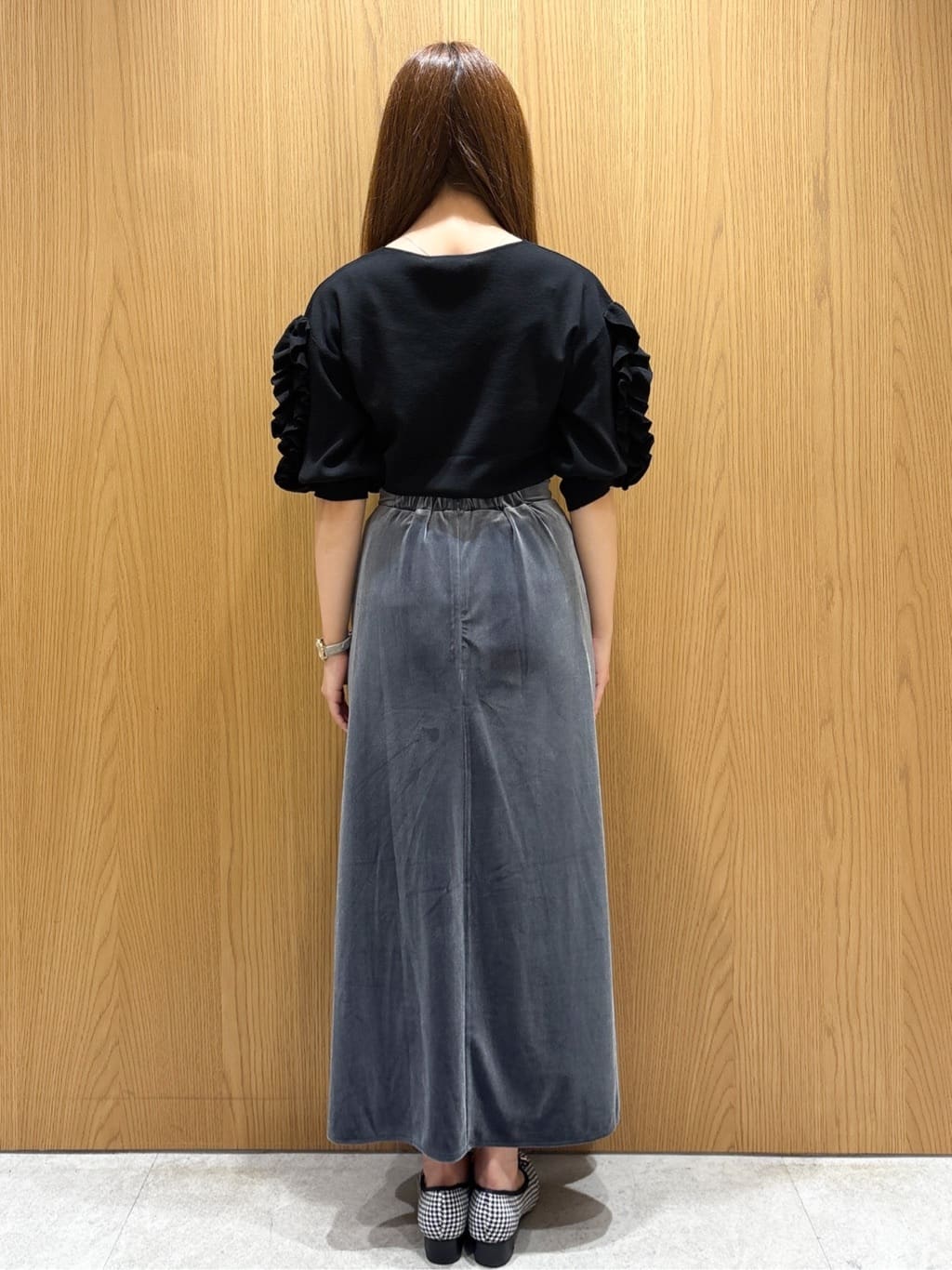 ゆいさんの「index｜ラップフリルVネックニット【洗濯機洗い可／接触冷感／UVケア】」を使ったコーディネート